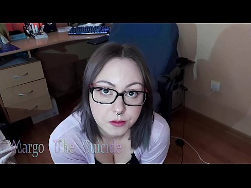 ❤️ Rapariga Sexy com Dildo de Óculos Chupa Profundamente na Câmara Porno real em porno pt.hentaisun.ru ❌
