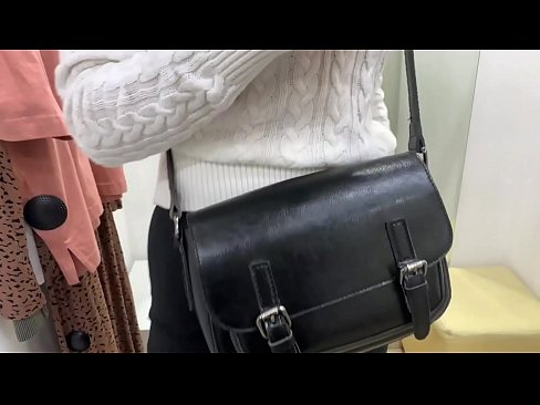 ❤️ Masturbação pública da jovem cadela FeralBerry com um dildo no provador Porno real em porno pt.hentaisun.ru ❌