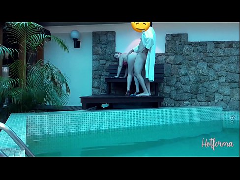 ❤️ Chefe convida criada para a piscina, mas não conseguiu resistir a um Porno real em porno pt.hentaisun.ru ❌